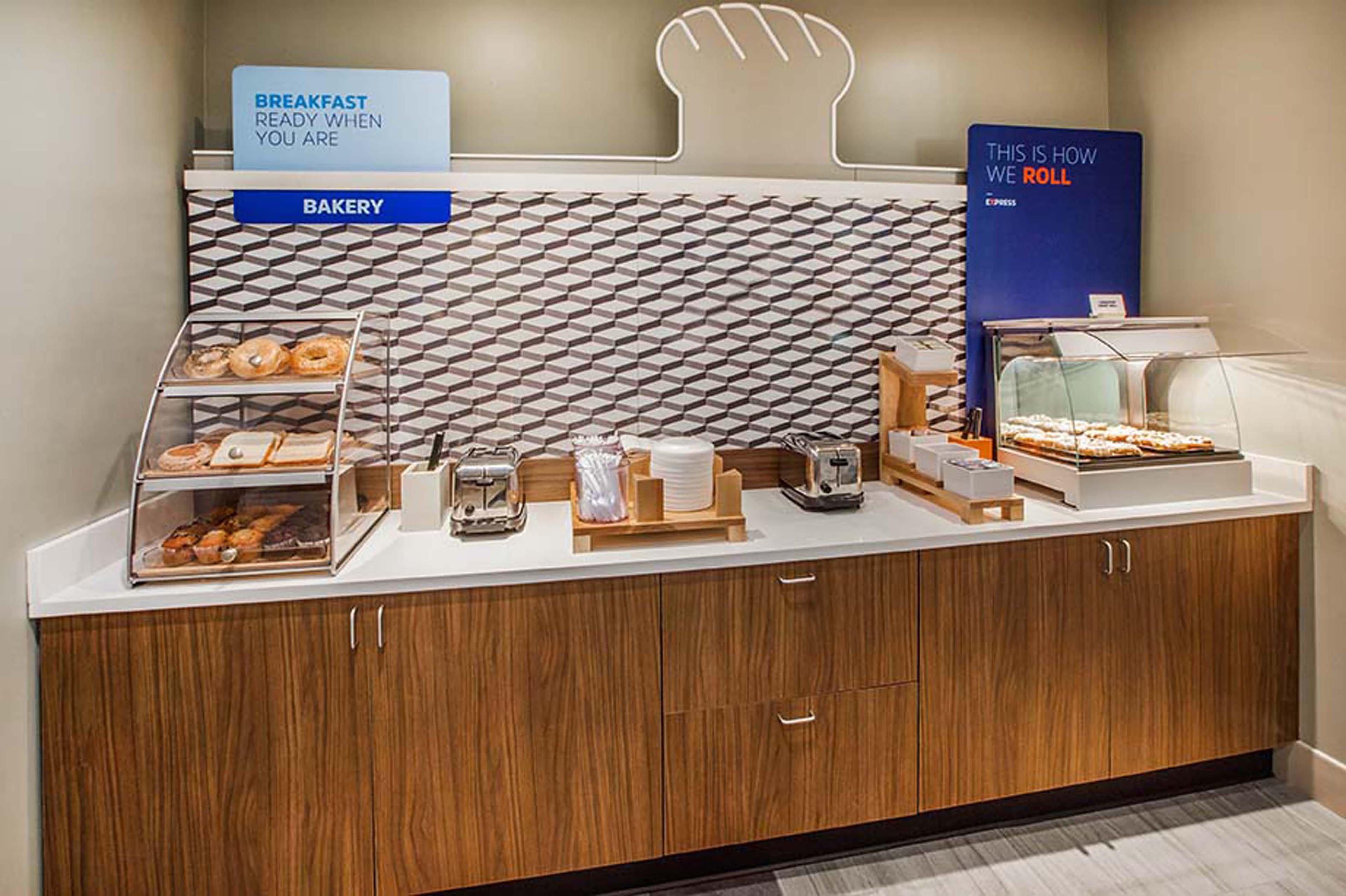 Holiday Inn Express Williamsburg North By Ihg Norge Esterno foto